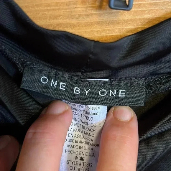 Women's One by One black Blouse M Lace Cold shoulder embroidered event party Y2K - Picture 2 of 8